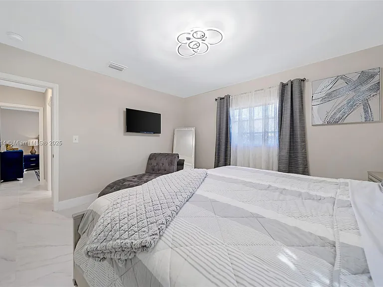 241 Oceanic Ave — Photo 34