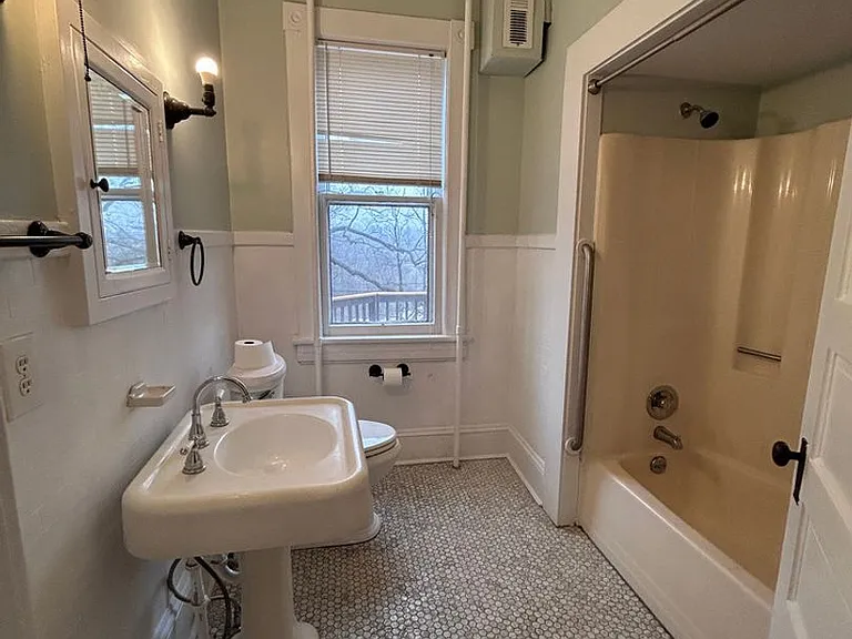 1416 Campbell Ave SW — Photo 11