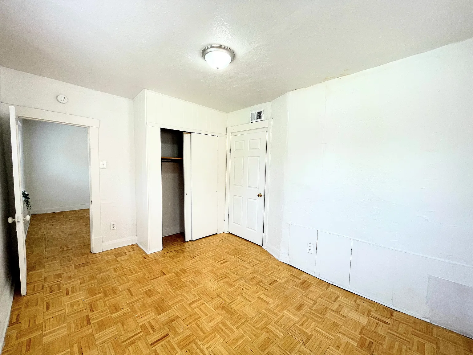 7202 Lyndover Pl — Photo 2