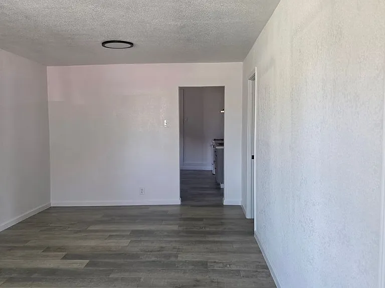1178 E Park Way — Photo 4