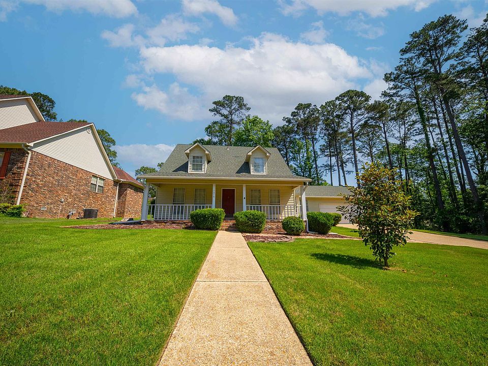 1st image of 1016 Oakridge Dr