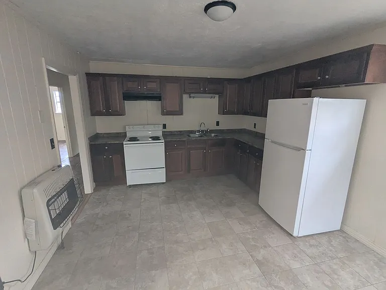 13784 Lake Elledge Rd — Photo 2
