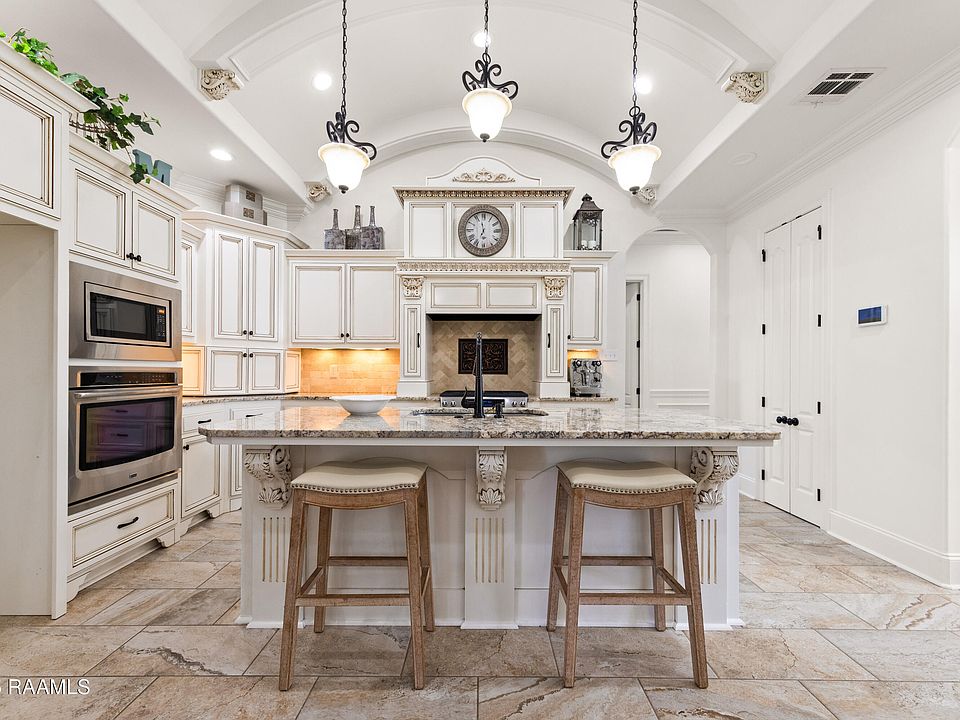 211 Rue De Chambery, Broussard, LA 70518 | Zillow