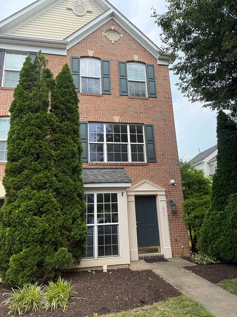 Updated Townhouse in Ballenger Creek — Photo 1