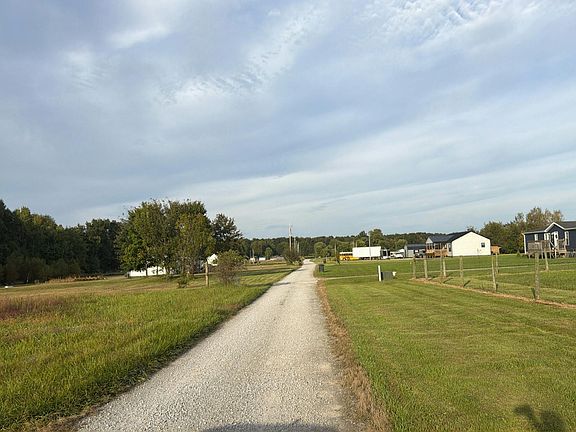 4th image of 270 Silver Ln
