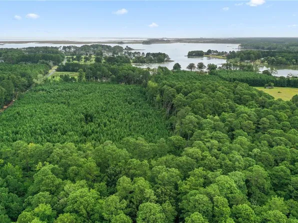 106AC E Point Rd, Onancock, VA 23417