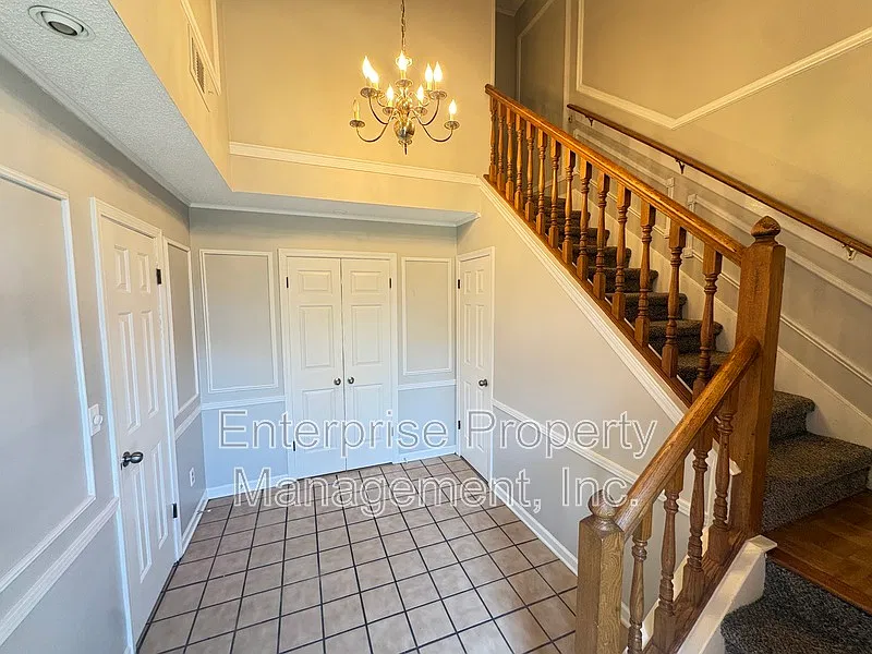 3 bed, 2.5 bath, 1756 sqft, $1,795 — Photo 4