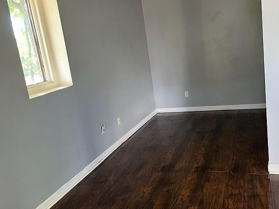 3rd image of 1721 Smith St