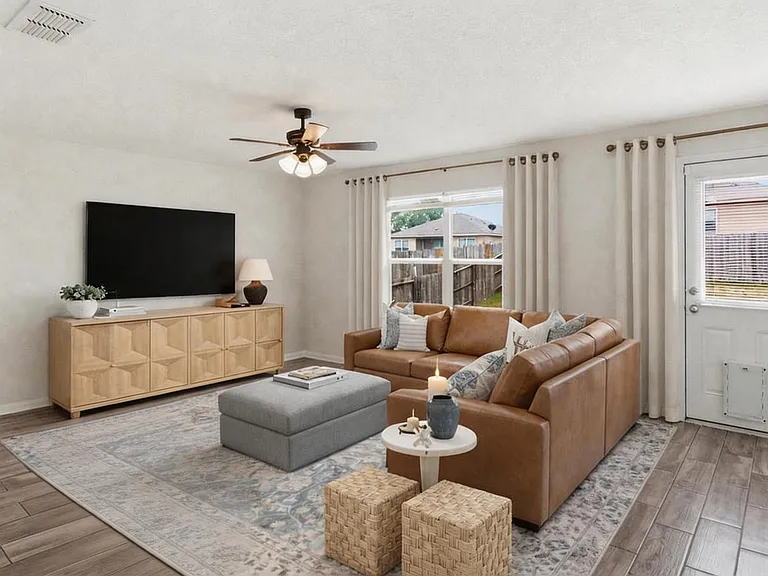 6230 Lake Victoria St — Photo 3