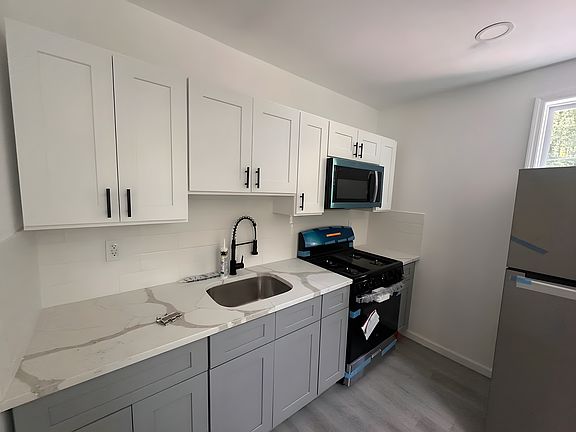 5th image of 1338 Mountain Ave #8