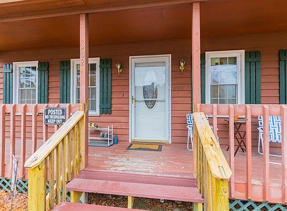 2nd image of 302 Pinoak Dr