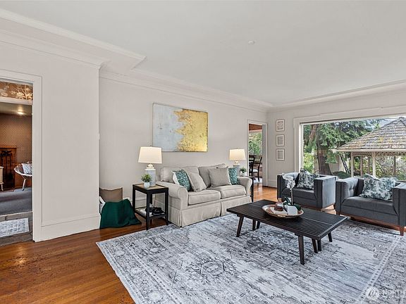 3rd image of 1875 E Hamlin Street