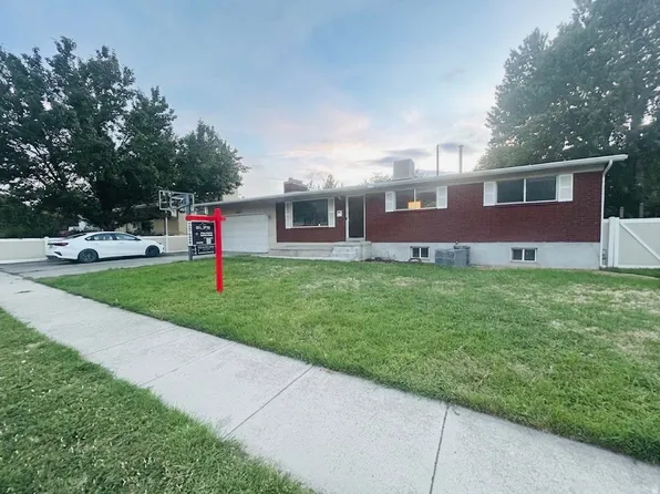 6824 S Nye Dr, Cottonwood Heights, UT 84121