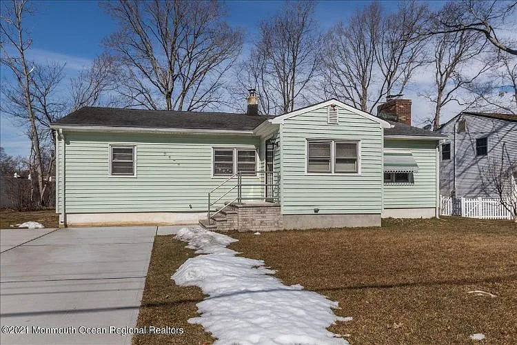 2573 Woodland Rd photo 1