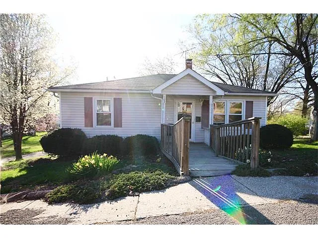 103 Cardot St photo 1