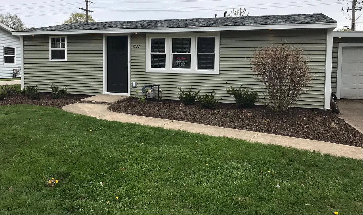 2 bed, 916 sqft, $1,400 — Photo 2