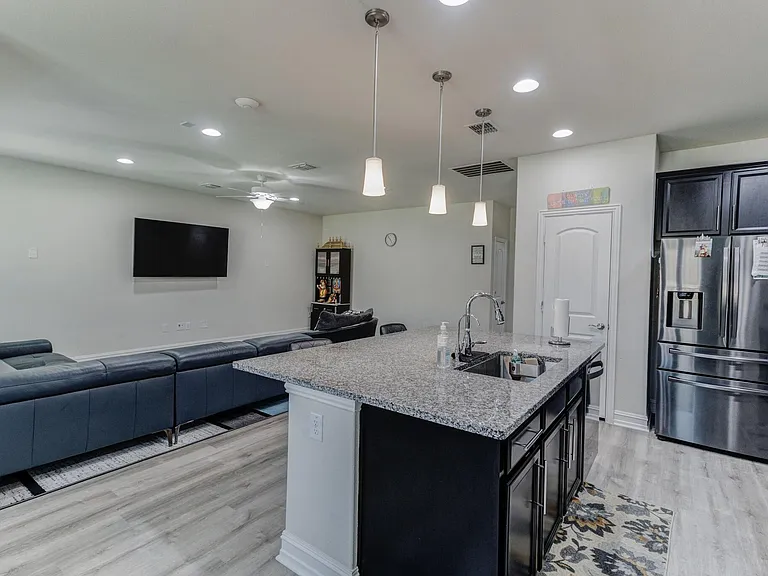 2808 Southampton Dr — Photo 8