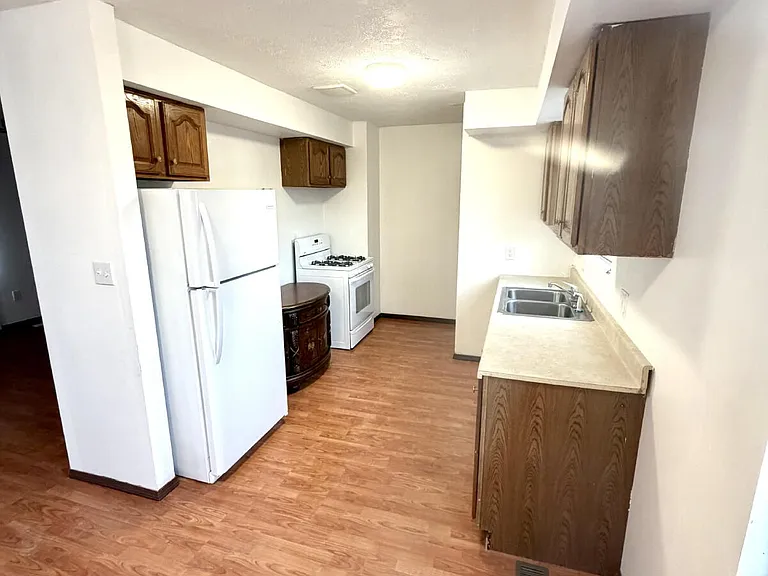 312 W Dewey St — Photo 7