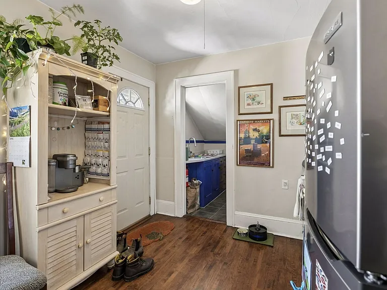 1919 Como Ave SE #1 — Photo 11
