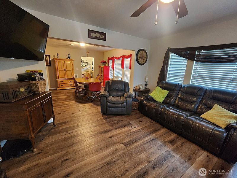 3rd image of 1610 Morgan Street
