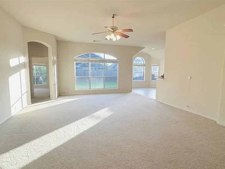 20023 Castlegreen Dr — Photo 5