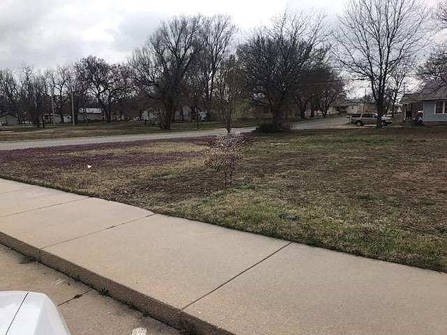 2nd image of 705 N 6th St