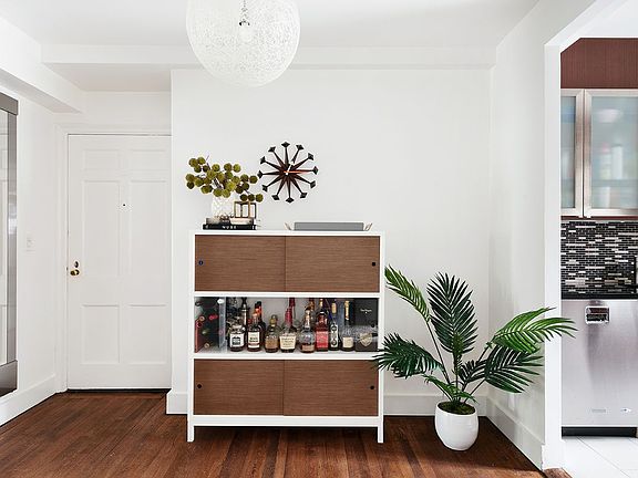 5th image of 230 E 50th St APT 8C