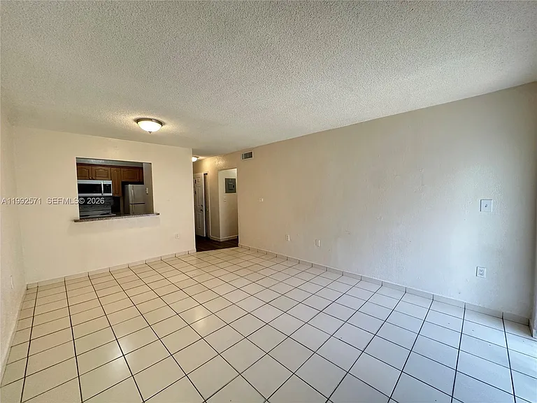 1008 NW 45th Ave #8 — Photo 3