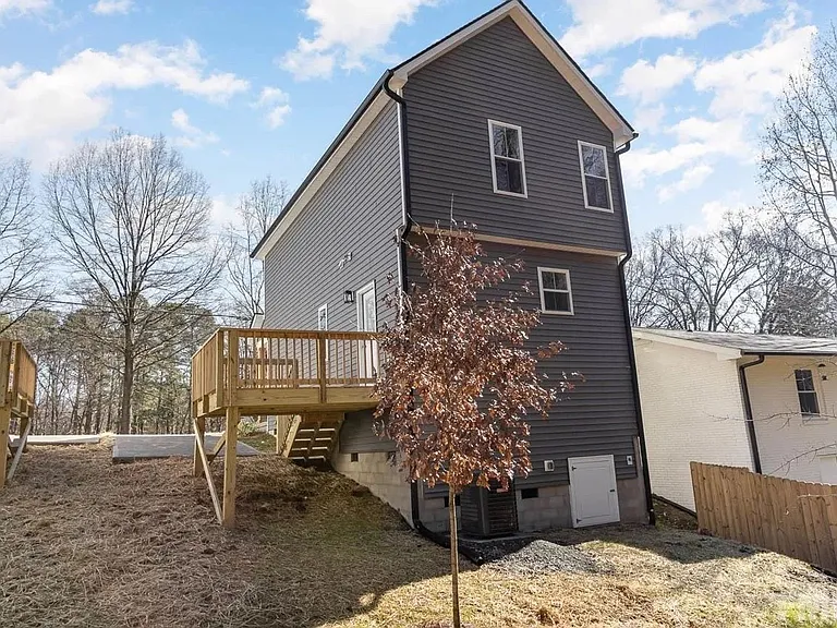 1420 Maplewood Dr #B — Photo 8