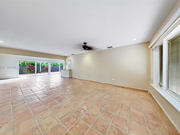 2nd image of 19420 NE 19th Pl