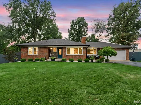 217 Fournie Ln, Swansea, IL 62226