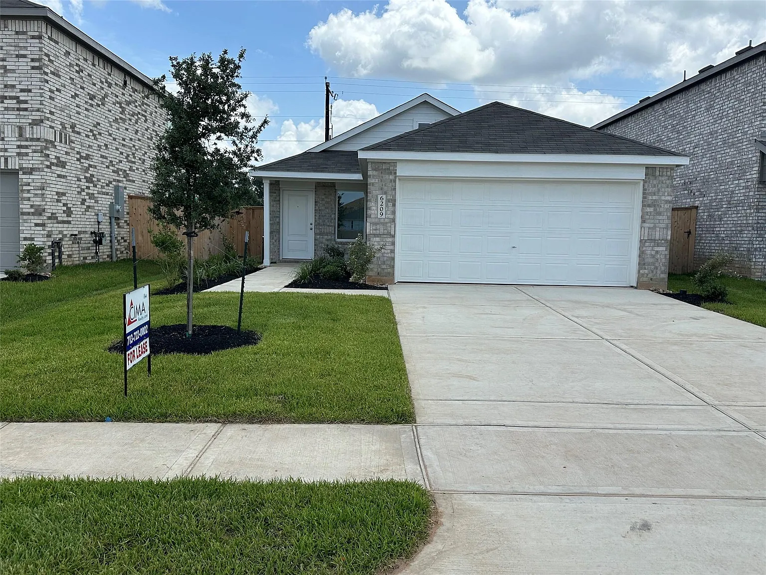 3 bed, 2.0 bath, 1451 sqft, $1,699 — Photo 1