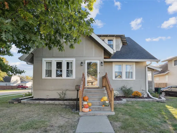 437 4th St, West Des Moines, IA 50265