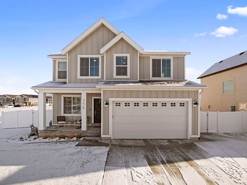 1st image of 556 S Ravenwood Ln