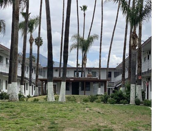 2nd image of 2936 Loma Ave #5