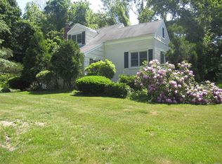 33 Thompson Hay Path, Setauket, NY 11733