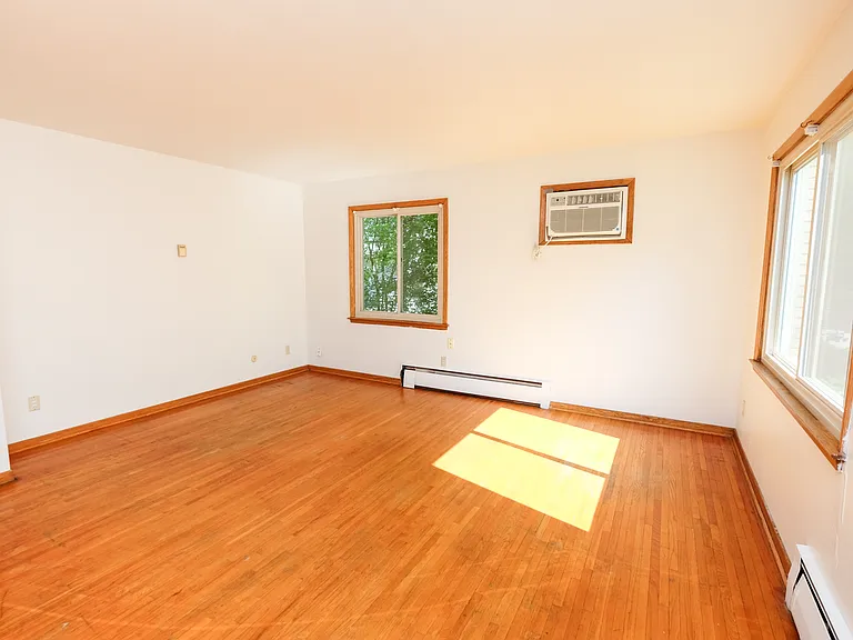 4330 Minnehaha Avenue — Photo 18