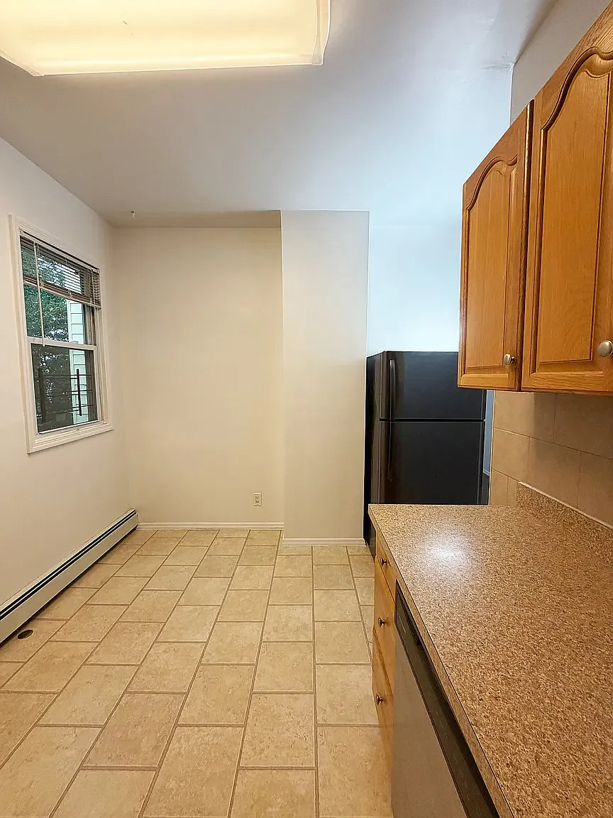 18-31 25th Road — Photo 3