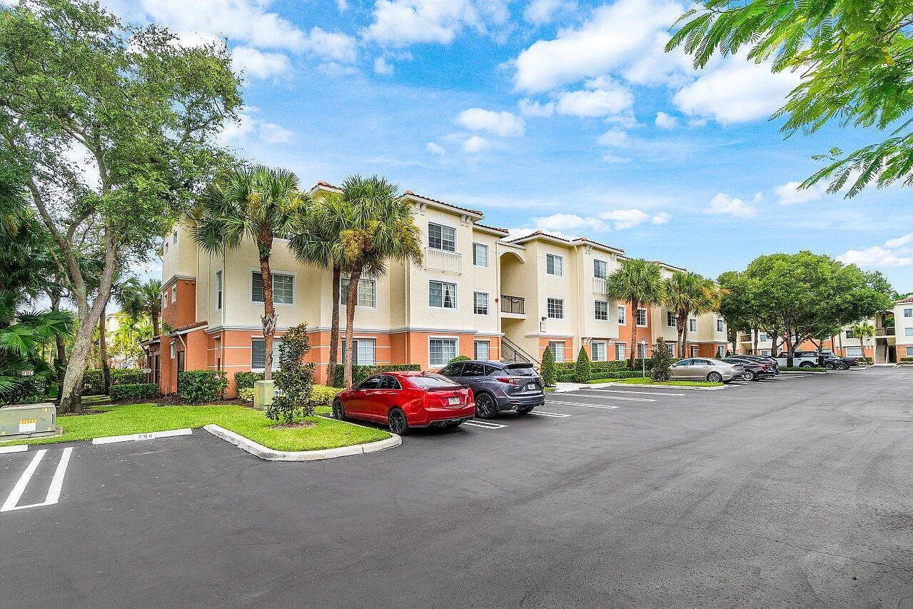 1 bed, 1.0 bath, 932 sqft, $1,850 — Photo 3