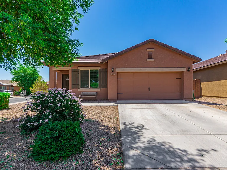 41177 W Lucera Ln — Photo 1
