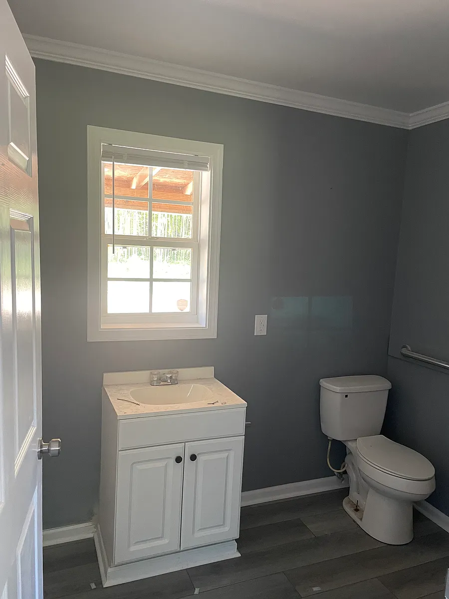 Bathroom - 401 SW Railroad St #B