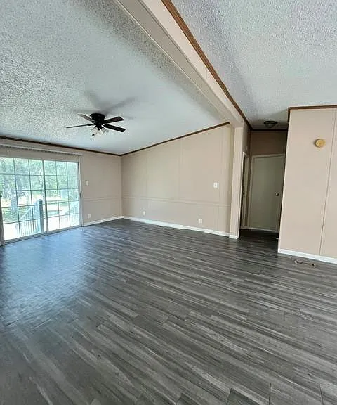 150 Oak Forest Dr — Photo 3