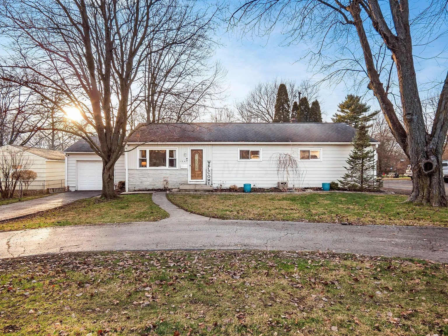1047 Lancaster Ave photo 1