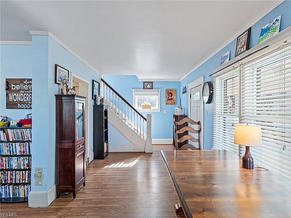 5th image of 153 E Baird Ave