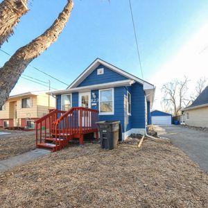 823 E 23rd Ct, Des Moines, IA, 50317