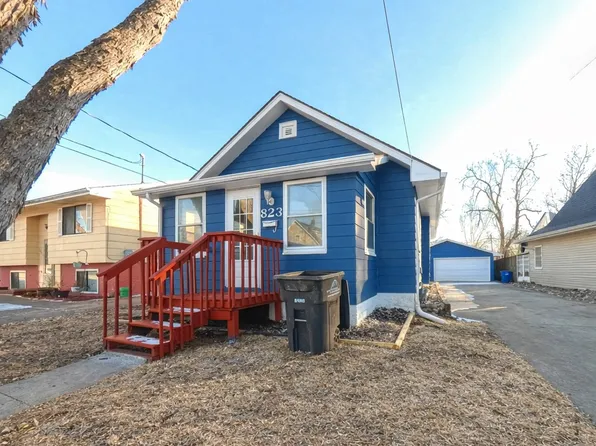 823 E 23rd Ct, Des Moines, IA 50317