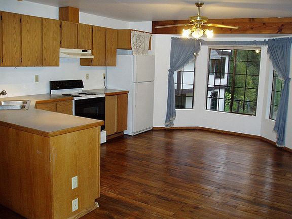 Great Room: Dinning Area