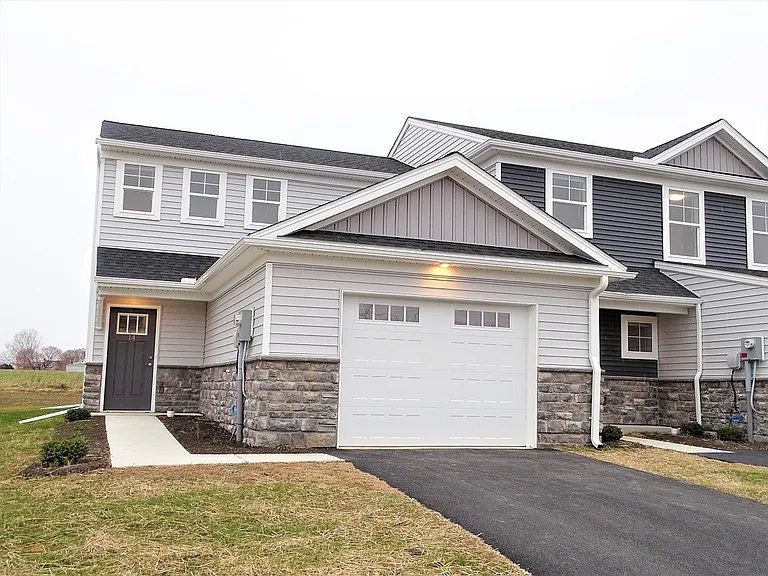 14 Cobblestone Ct — Photo 1