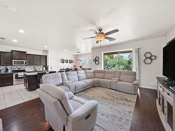 3rd image of 8415 LOBLOLLY PINE COURT