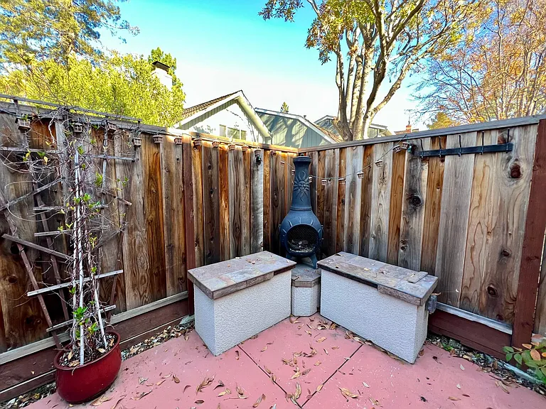 248 Pine Wood Ln — Photo 32